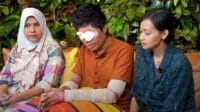 Donasi Agus Salim, Pratiwi Noviyanthi, Teh Novi, uang donasi kembali, donatur Agus Salim, polemik donasi, drama donasi Agus Salim, donasi air keras, polling donasi, Farhat Abbas, donasi dikembalikan, Agus Salim uang, penyiraman air keras, bantuan Agus Salim, donasi agus salim, agus salim