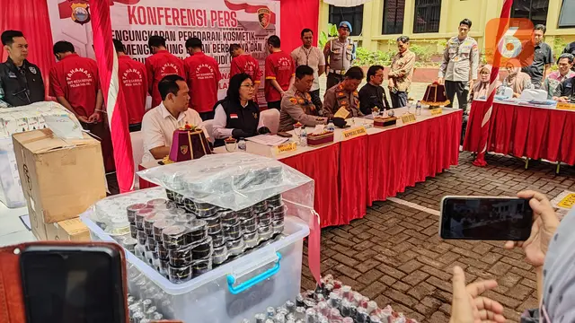 Maxie Glow, bebas merkuri, kosmetik aman, uji lab BBPOM, skincare bebas merkuri, Polda Sulsel, kasus kosmetik, kosmetik berbahaya, hasil uji lab, produk skincare, penetapan tersangka, peredaran kosmetik, kosmetik BPOM, kosmetik Makassar, kosmetik Sulsel