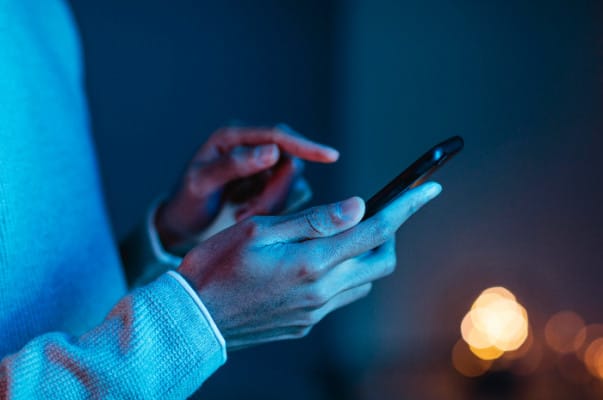 Cek NIK KTP, pinjol, data pribadi, verifikasi OJK, pinjaman online, waspada penipuan, SLIK OJK, cara cek NIK, keamanan data, cek pinjol, identitas pribadi.