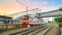 Tiang listrik miring, jalur KRL Bekasi, gangguan perjalanan KRL, rekayasa operasional Commuter Line, evakuasi penumpang KRL, KAI Commuter, KRL Cikarang, info perjalanan KRL, kereta Bekasi, KRL terkendala, update KAI Commuter, perjalanan KRL aman, KRL Manggarai, perjalanan kereta Bekasi, kereta krl bekasi