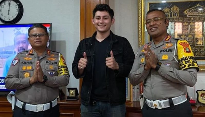 Lachlan Gibson viral, curhat polisi arogan, insiden motor SCBD, aktor muda Indonesia, Tourism Ambassador DKI, kasus viral polisi, Bad Boys Crazy Girls, CMO Kalijaga.id, Abang None Jakarta, kritik oknum polisi, Lachlan Gibson