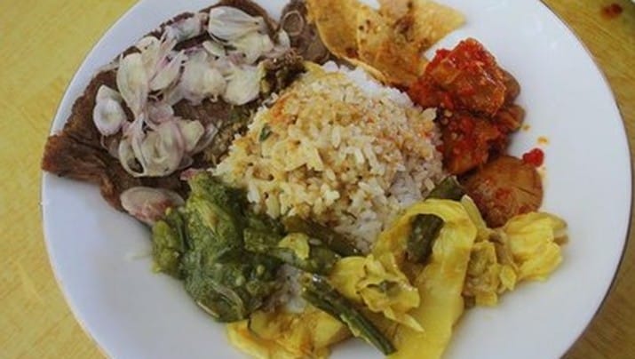 rumah makan padang berlisensi ikm Stiker Lisensi, RM Padang, Rumah Makan, Lisensi IKM, Masakan Padang, Netizen Boikot, Nama Nyeleneh, Razia Rumah Makan, Cita Rasa, IKM Minang, Viral Lisensi, rumah makan padang, berlisensi ikm