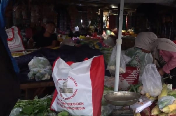 Bansos PENA, Kartu Prakerja, Program Keluarga Harapan, Bantuan Ekonomi, Usaha Mandiri, Modal Usaha, KPM PKH, Graduasi PKH, Penerima Bantuan, Bantuan Pangan, Pelatihan Usaha, Pendamping Sosial, Toko Kelontong, Agen Pulsa, Usaha Kecil, Dana PENA, Pendaftaran Bansos, Penerima Manfaat, Mandiri Ekonomi, Pahlawan Ekonomi, Pengusaha Muda.