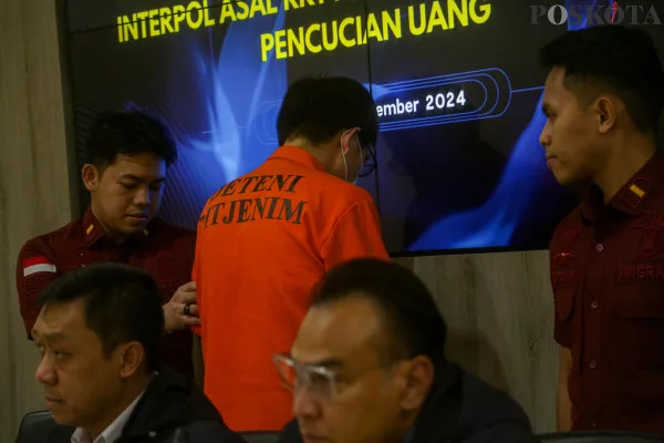 WNA China, Batam Center, Red Notice, Interpol, judi online, pencucian uang, petugas imigrasi, Batam, Ditjen Imigrasi, keamanan Indonesia.