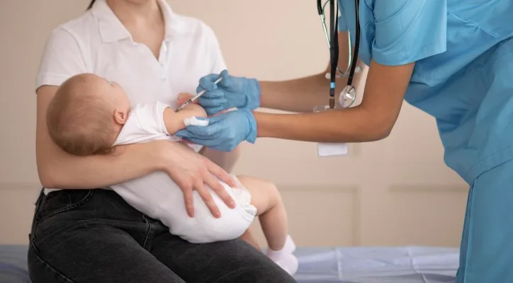 imunisasi penting, vaksin melindungi, cegah penyakit, kesehatan tubuh, vaksin flu, vaksin anak, imunisasi dewasa, perlindungan vaksin, program imunisasi, pencegahan penyakit, manfaat imunisasi, kesehatan masyarakat, vaksin campak, vaksin polio, vaksin hepatitis, imunisasi komunitas, biaya vaksin, vaksinasi hemat.