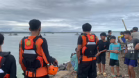 nelayan hilang, Pantai Tanjung Panto, pencarian SAR, Basarnas Banten, Herman Muarabinuangen, ombak laut, Kampung Lebak Keusil, terseret ombak, tim penyelamat, pencarian darat dan laut