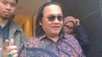 Farhat Abbas, Denny Sumargo, Pratiwi Noviyanthi, Agus Salim, donasi Agus Salim, donasi Rp1,3 miliar, kuasa hukum Agus, perseteruan donasi, kasus air keras, klarifikasi Farhat Abbas, Densu, Novi, donasi terkenal, sindiran Farhat Abbas, hukum Agus Salim, donatur Agus Salim