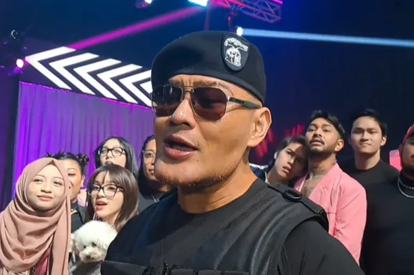 pedagang es teh, fenomena kajian, Gus Miftah, Sunhaji dihina, Deddy Corbuzier, video viral, donatur hilang, bantuan Sunhaji, Ustadz Felix Siauw, bantuan cash, 100 juta, sunhaji umroh, kajian viral