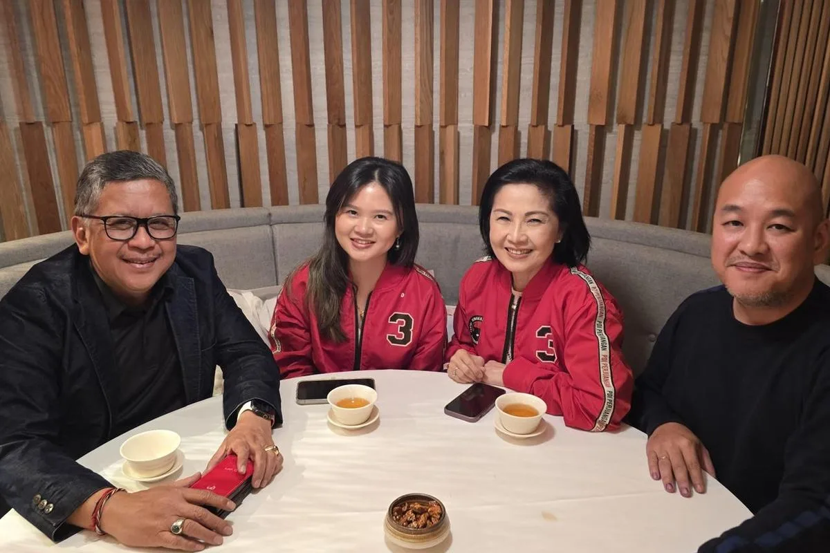 Felicia Tissue, Jaket PDI-P, Mantan Kaesang, Drama Felicia, Keluarga Felicia, Hasto Kristiyanto, Sosok Felicia, Kisah Mantan, Perjuangan PDI-P, Foto Viral Felicia, Kaesang Pangarep, Hubungan Felicia