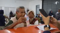 bansos PKH, program BPNT, dana bansos, Kartu Keluarga Sejahtera, cara cair bansos, DTKS Kemensos, bansos PT Pos, bansos 2024, bantuan sosial, data tunggal DTSE