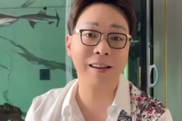 Richard Lee, skincare DNA Salmon, Ribeskin, re-pack produk, Denny Sumargo, harga skincare, klarifikasi Richard Lee, kontroversi skincare, marketing produk, produk Korea, produk kecantikan, harga fantastis.