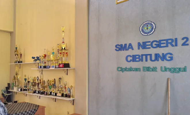 pungli SMAN 2 Cibitung, sumbangan sukarela, perbaikan fasilitas sekolah, KCD Pendidikan Wilayah II, dugaan pungutan liar, mediasi orang tua, klarifikasi pungli, komunikasi orang tua, biaya perbaikan sekolah, kebijakan sumbangan sekolah.