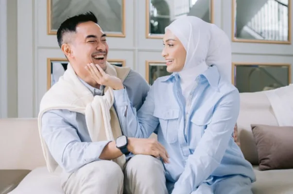 Putri Zulkifli Hasan, Zumi Zola, pernikahan, foto prewedding, keluarga baru, undangan pernikahan, tanggal pernikahan, doa restu, kebahagiaan, momen prewedding, pernikahan Desember, politisi, pasangan romantis, Zumi Putri
