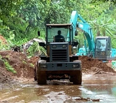 bencana Sukabumi, korban hilang Sukabumi, longsor Sukabumi, BPBD Jawa Barat, angin kencang, banjir Sukabumi, pergerakan tanah, Kecamatan Sukalarang, evakuasi korban, pencarian korban, Sukabumi 2024, keluarga terdampak, kecamatan terdampak, bencana alam, cuaca ekstrem