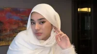 clara shinta gus miftah, clara shinta, gus miftah, profil clara shinta, Clara Shinta, Gus Miftah, video viral, tukang es teh, drama viral, candaan kontroversial, seleb TikTok, Clara mualaf, pengusaha muda, ekspor ikan, produk pelangsing, Gus mundur, nama viral, hijrah Clara
