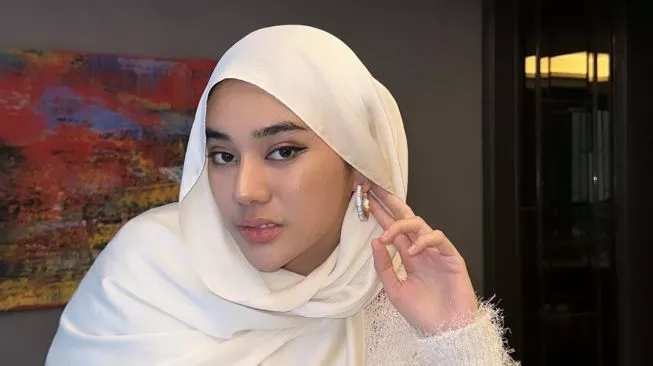 clara shinta gus miftah, clara shinta, gus miftah, profil clara shinta, Clara Shinta, Gus Miftah, video viral, tukang es teh, drama viral, candaan kontroversial, seleb TikTok, Clara mualaf, pengusaha muda, ekspor ikan, produk pelangsing, Gus mundur, nama viral, hijrah Clara