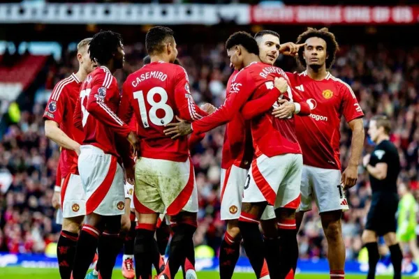 Ruben Amorim, pelatih baru, Manchester United, perubahan signifikan, taktik jelas, pemain muda, Casemiro, Fernandes, kemenangan Everton, strategi cerdas, Old Trafford, optimis, Liga Premier, trofi Eropa.