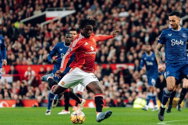 Real Madrid transfer, Diogo Dalot incaran, Manchester United Piala FA, Cristiano Ronaldo Al-Nassr, Bruno Fernandes cedera, Mohamed Salah rekor, Arsenal Benjamin Šeško, James Rodríguez Inter Miami, Piala FA 2025, Transfer pemain 2025.