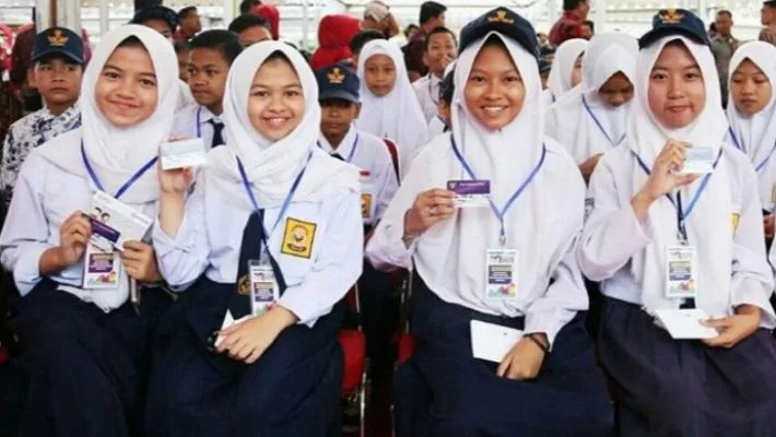 PIP Desember 2024, bantuan pendidikan, dana PIP, siswa miskin, KIP, cek penerima, program Indonesia Pintar, pemeriksaan status PIP