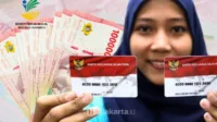 nik ktp penerima bansos, dana bansos pkh 2024, bansos PKH, cek NIK, e-KTP bantuan, penerima PKH, bantuan sosial, saldo cair, DTKS Kemensos, tahap bansos, keluarga miskin, bantuan pemerintah, KKS PKH