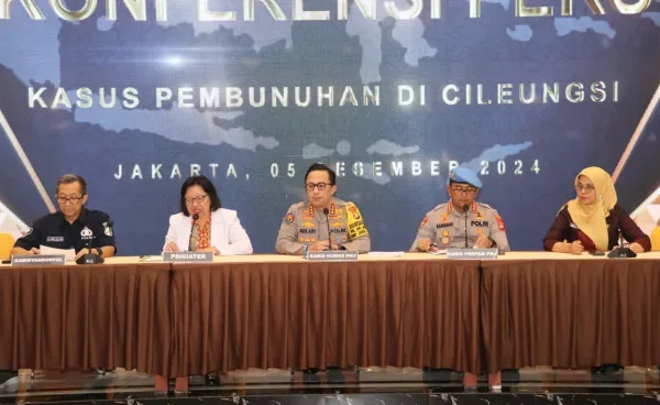 Polda Metro Jaya, Aipda N, Polres Metro Bekasi, gangguan kejiwaan, pembunuhan ibu kandung, pemberhentian dinas, pemeriksaan etik, Kapolda Metro Jaya, gangguan jiwa, Perpol 2022, Polres Bogor, kode etik Polri, pemeriksaan saksi, kejadian Cileungsi.