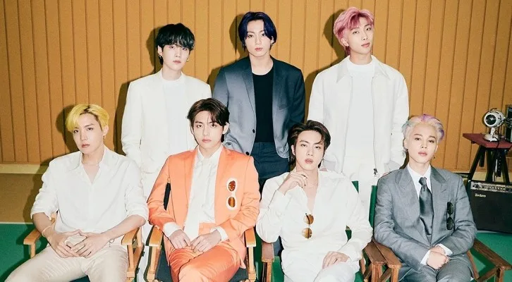 BTS, 2 miliar streaming, lagu Dynamite, Spotify, rekor global, K-pop, video musik YouTube, Billboard Hot 100, Jungkook Seven, Grammy, BigHit Music, pengaruh global, musik internasional, rekor pribadi anggota