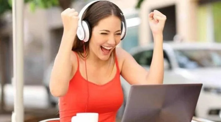 download lagu gratis, streaming MP3, lagu trending YouTube, aplikasi download lagu, tanpa iklan, dengar musik bebas iklan, download MP3 YouTube, Joox Spotify Vidmate