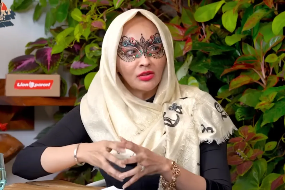 Doktif, Dewi Perssik, rating turun, Pagi-Pagi Ambyar, bintang tamu, skincare viral, kasus Shella Saukia, bayar Rp1 juta, klinik Doktif, acara Dewi Perssik, kritik rating, viral drama, acara TV