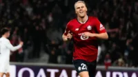 Mitchel Bakker, PSSI Indonesia, Timnas Indonesia, Lille, Liga Champions, darah Indonesia, kakek Maluku, PSG, Bayer Leverkusen, Atalanta, transfer Bakker, peluang Timnas, Timnas Belanda, karier Bakker, Lille 2024