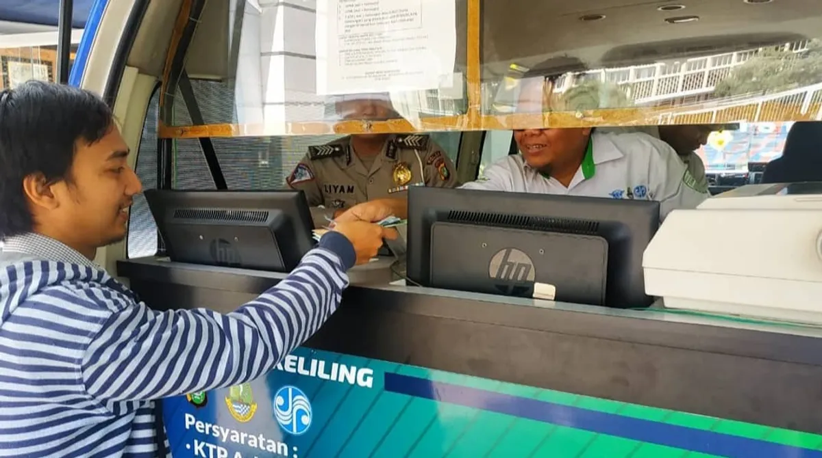 Samsat Keliling, bayar pajak kendaraan, Jakarta Pusat, Jakarta Utara, Jakarta Barat, Jakarta Selatan, Jakarta Timur, Kota Tangerang, Serpong, Ciledug, Ciputat, Kelapa Dua, Kota Bekasi, Depok, Cinere, Samsat Jadetabek, pembayaran pajak kendaraan, dokumen pajak kendaraan, lokasi Samsat Keliling, Samsat Keliling 6 Januari, Samsat online, Samsat Keliling Jakarta, biaya pajak kendaraan, persyaratan pajak, samsat keliling 2025