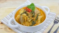 gulai kapau, resep autentik, masakan minang, kuah pedas, nasi hangat, lauk khas, bumbu halus, bahan tumisan, larutan santan, nangka rebus, kacang panjang, kol iris, daun kunyit, masakan rempah, cara masak, resep praktis, menu keluarga, masakan tradisional, rasa gurih, pedas nikmat.