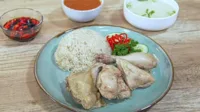 Resep nasi Hainan, ayam gurih lembut, nasi ayam harum, cara bikin Hainan, bahan nasi Hainan, pelengkap nasi ayam, sambal cuka pedas, tumisan jahe bawang, kaldu ayam gurih, resep nasi ricecooker.