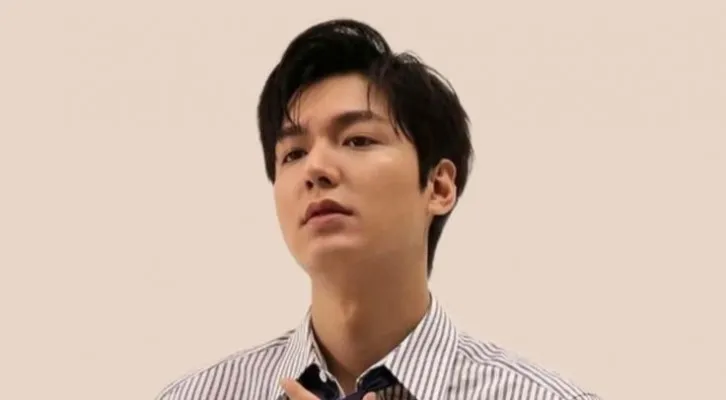 Lee Min Ho, Park Bom, rumor pacaran, MYM Entertainment, D-Nation Entertainment, agensi Park Bom, fans Lee Min Ho, 2NE1, Instagram, klarifikasi