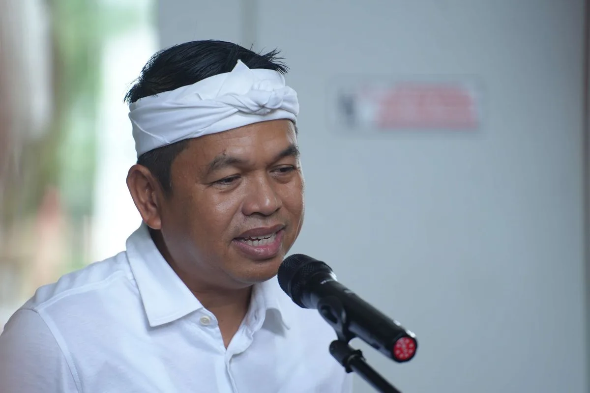 Kepsek SMAN 6 Depok dedi mulyadi, study tour, kepala sekolah, sman 6 depok, gubernur jabar, pencopotan kepsek, larangan study tour, pungutan liar, pemprov jabar, keputusan gubernur, study tour dilarang