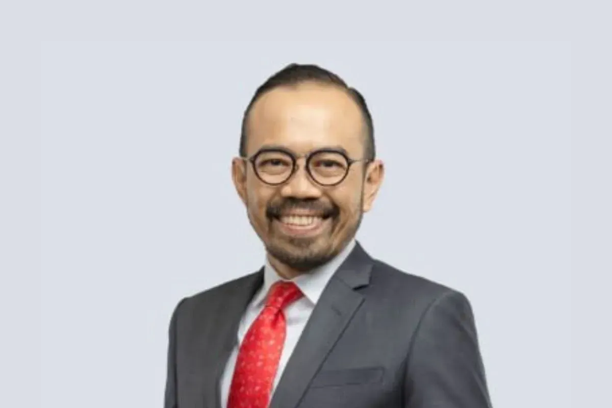 Riva Siahaan, korupsi minyak, Pertamina Patra Niaga, Dirut Pertamina, Kejaksaan Agung, kasus korupsi, pejabat BUMN, tata kelola minyak.