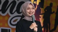 Walikota Kediri, Vinanda Prameswati, politisi muda, prestasi gemilang, lulusan Unair, hobi seru, aktivis sosial, anak perwira, perubahan cita-cita, pemimpin inspiratif.