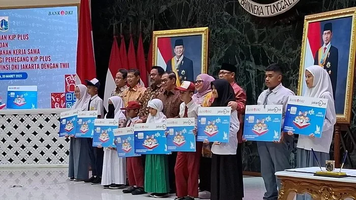 KJP Plus 2025, pencairan KJP, dana KJP Plus, cek KJP Plus, rekening Bank DKI, buku tabungan KJP, ATM Bank DKI, saldo KJP Plus, penggunaan KJP Plus, bantuan pendidikan Jakarta, posko pelayanan KJP, manfaat KJP Plus, TMII gratis KJP, data KJP salah, koreksi rekening KJP, siswa penerima KJP, dana pendidikan DKI, kartu pintar Jakarta, Jadwal Pencairan KJP
