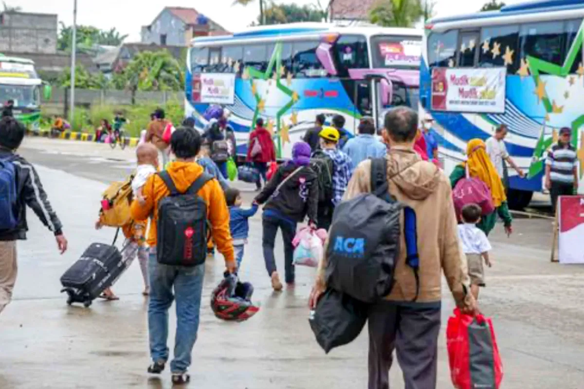 Mudik Gratis, Jasa Raharja, pendaftaran mudik, kereta api, bus, tiket mudik, kuota terbatas, Lebaran 2025, program mudik