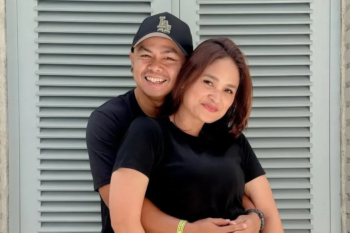 Wendy Cagur sakit, dilarikan ke rumah sakit, Ayu Natasya, GERD, komedian Wendy Cagur, syuting sahur, penyakit GERD, rumah sakit, mobil ambulans