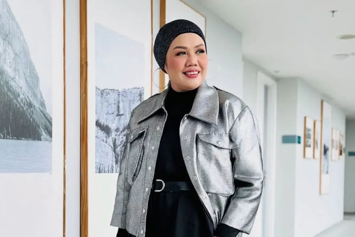 Lisa Mariana, Elly Sugigi, sensasi publik, kisah perselingkuhan, endorsement, kerja keras, martabat keluarga, psikologis anak