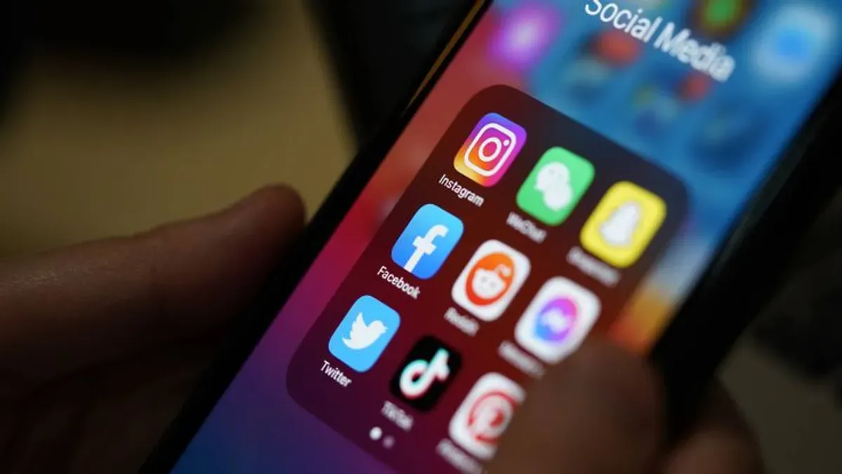 dr Iril Syafril, TikTok, X, dokter kandungan, Garut, Unpad, Instagram, pelayanan medis, dokter terbaik, humanis.