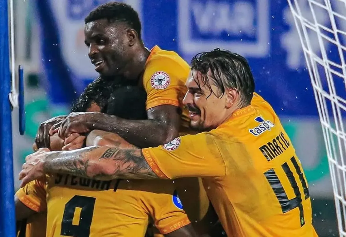 Persija Jakarta, Semen Padang, Liga 1, Firman Juliansyah, Bruno Gomes, Gustavo Almeida, VAR, Dony Tri Pamungkas, Macan Kemayoran, Kabau Sirah