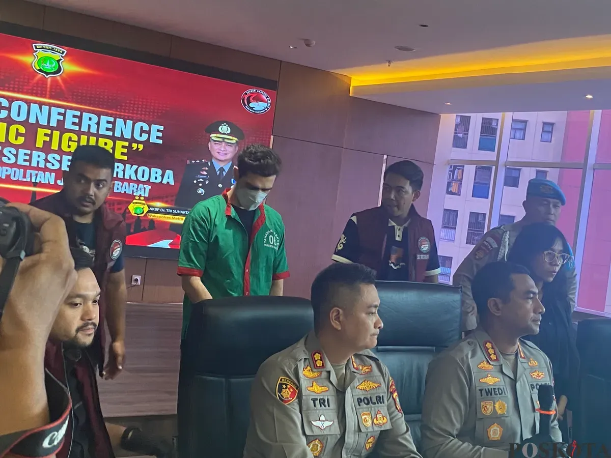 img_0161 Fachry Albar, kasus narkoba, artis tertangkap, sabu ganja kokain, alprazolam, tes urine positif, narkoba artis, hukum narkotika, penjara 12 tahun, artis kembali ditangkap.