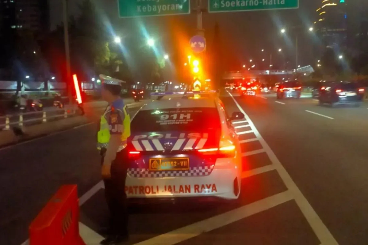 Arus Lalu Lintas, Operasi Ketupat Jaya, Polda Metro Jaya, Sistem Satu Arah, Tol Cikampek, One Way, Jakarta, Macet Lebaran 2025