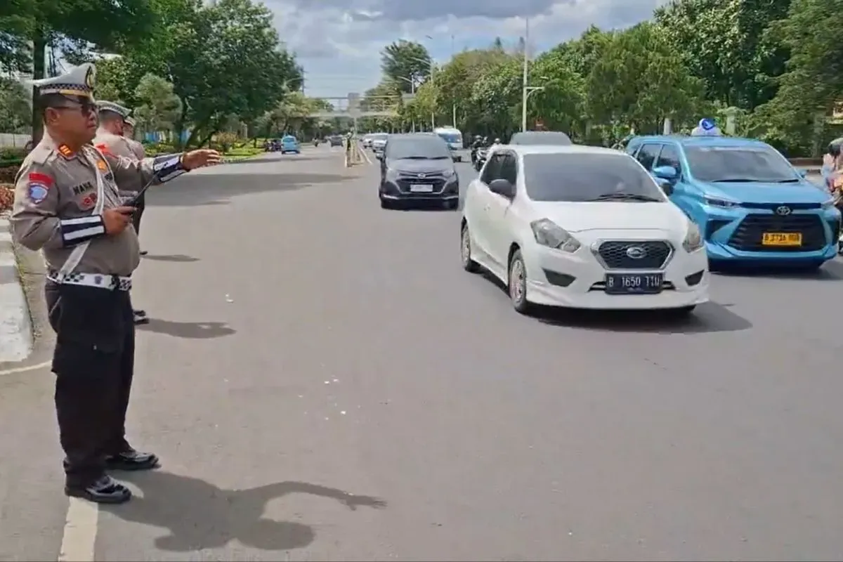 Operasi Ketupat, arus mudik, lalu lintas lancar, pengamanan polisi, wisata TMII, jalur Puncak, mudik Lebaran