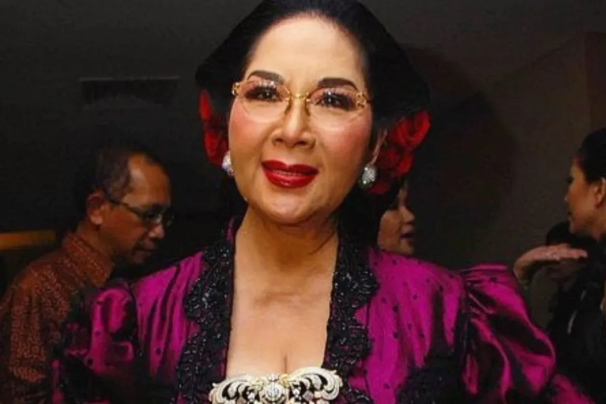 Titiek Puspa, pemakaman Tanah Kusir, TPU Tanah Kusir, duka cita, pemakaman 11 April, Wisma Puspa, pendarahan otak, penghormatan terakhir, keluarga Titiek Puspa.