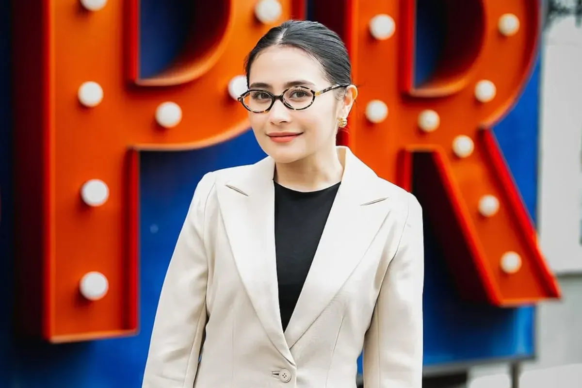 Prilly Latuconsina, dosen LSPR, kampus swasta, karir Prilly, jadi dosen, LSPR Jakarta, influencer, A Day In My Life