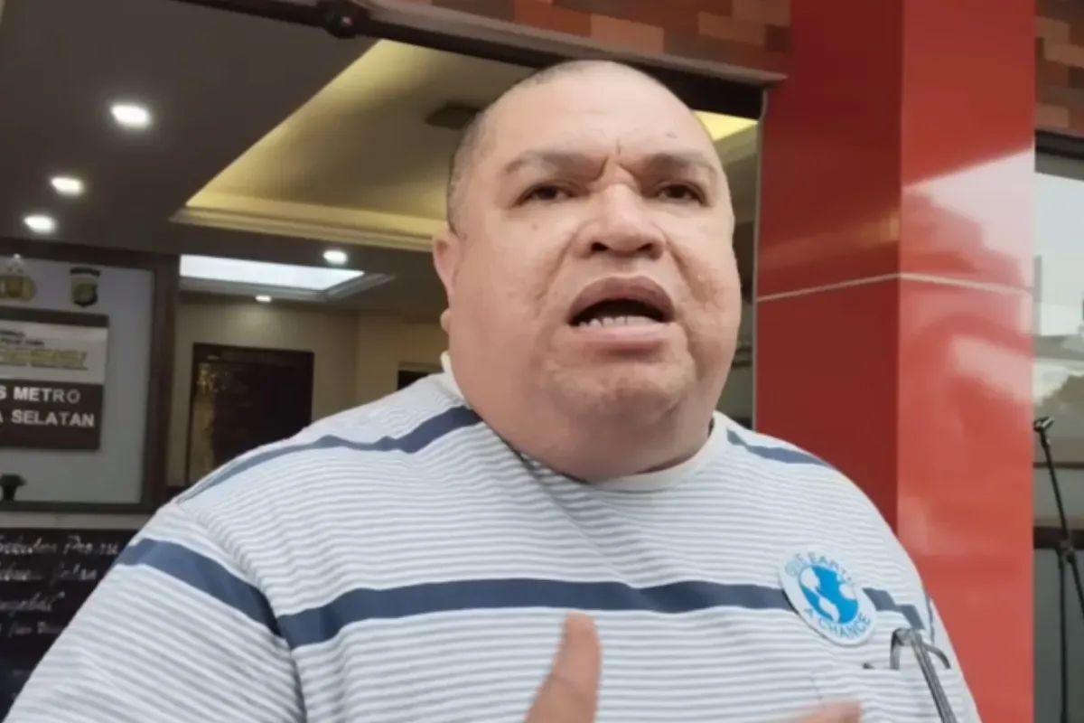 Razman Arif, pemecatan pengacara, keluarga Vadel Badjideh, dugaan kekerasan seksual, pengacara baru, isu aborsi, Hotman Paris, profesionalitas pengacara