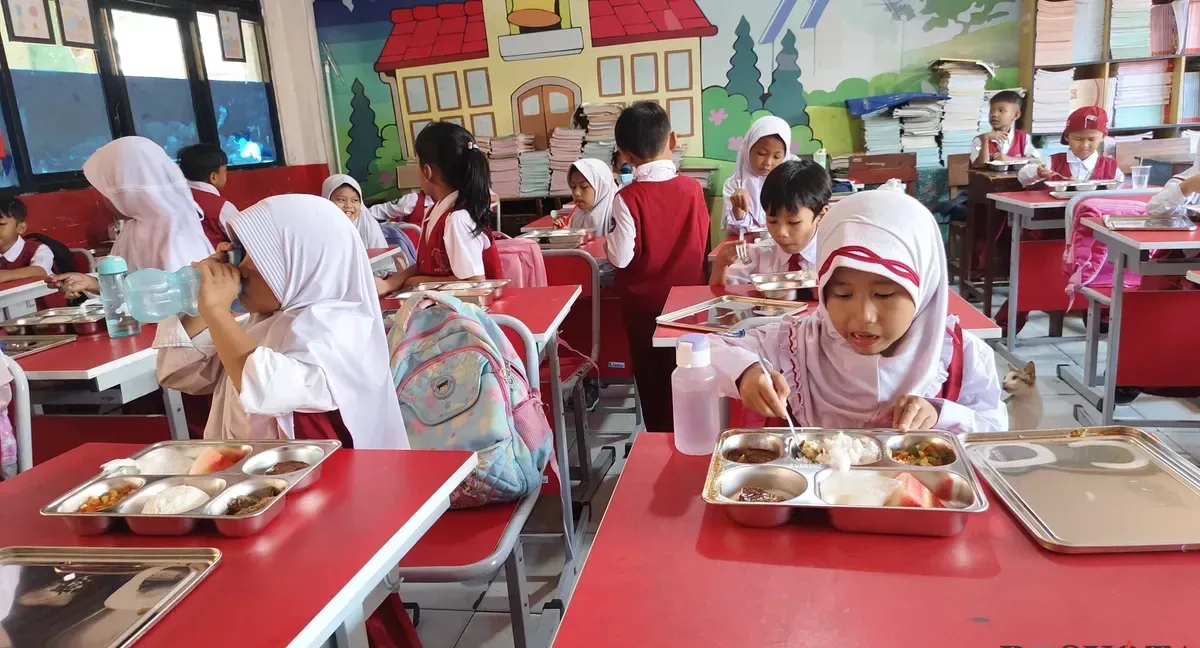 dugaan penggelapan dana, makan bergizi gratis, dapur MBG Kalibata, yayasan MBN, kerugian Rp1 miliar, porsi makanan anak, pemanggilan yayasan, kontrak kerja sama, dana operasional, potongan sepihak.