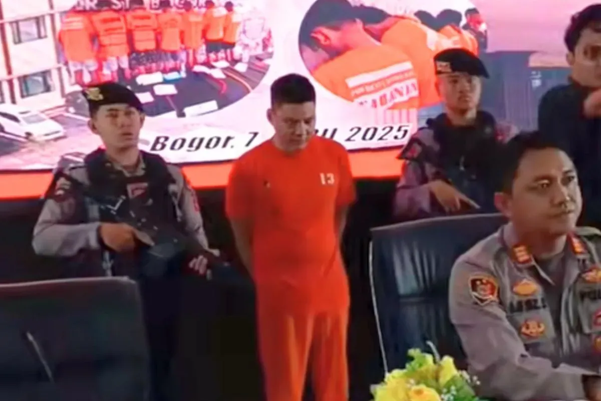 keponakan bunuh tante, RF, Bogor, pembunuhan, cuci piring, chat WhatsApp, foto darah, cekcok keluarga, hukuman penjara, Polresta Bogor